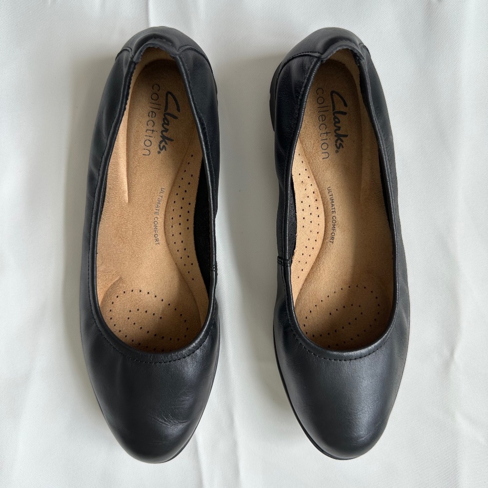 Clarks Collection - Black Leather Flats - Ultimate Comfort - 6 M